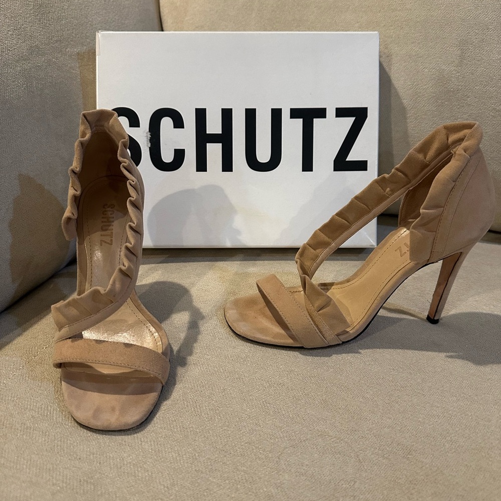 SCHUTZ Women's Ruffled Tan Suede Heels 7.5